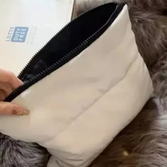 Chanel White Quilted Cosmetic Bag - Picture 3 of 3